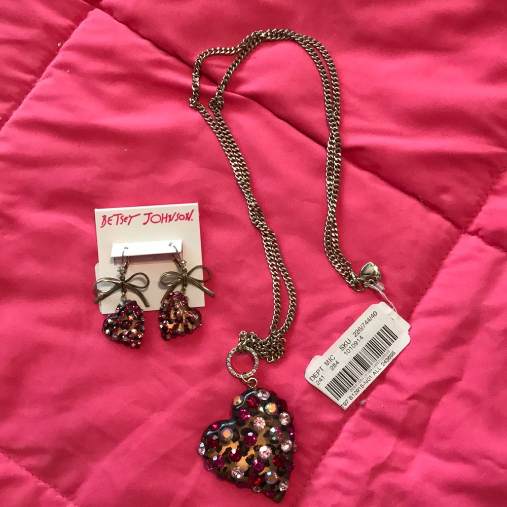 Betsey Johnson Gold Heart Earrings/Necklace Set